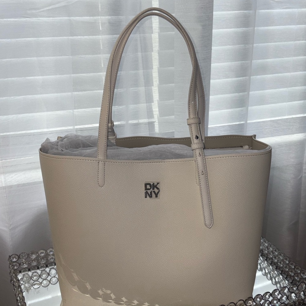 Purity🤍Tote 👜 - Picture 4 of 6